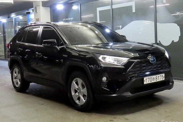 2020 Toyota RAV4 с пробегом 111 044 км