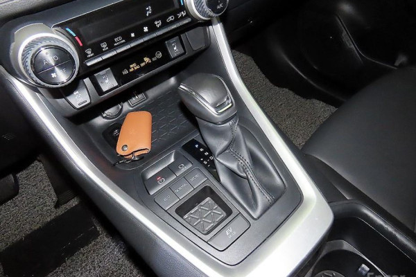 2023 Toyota RAV4 с пробегом 28 780 км