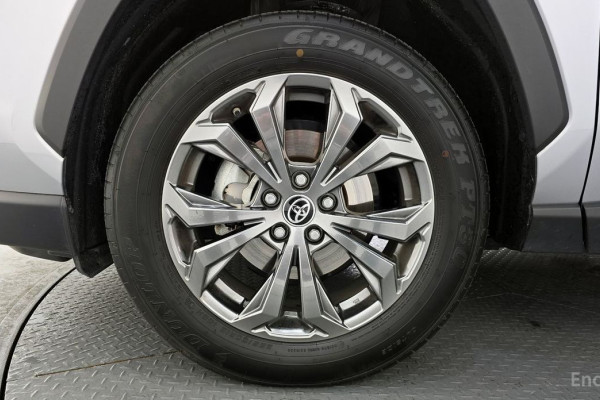 2023 Toyota RAV4 с пробегом 18 183 км