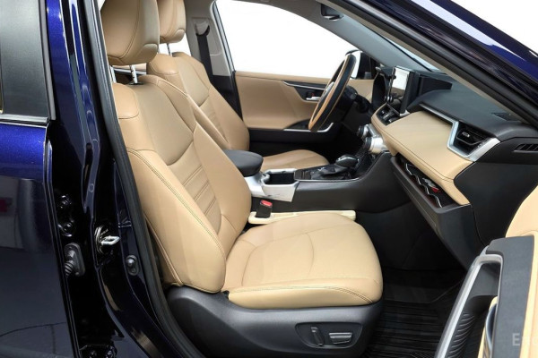 2023 Toyota RAV4 с пробегом 43 149 км