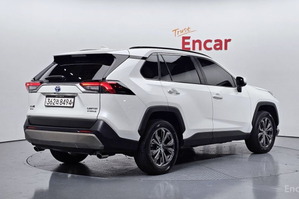 2022 Toyota RAV4 с пробегом 64 729 км