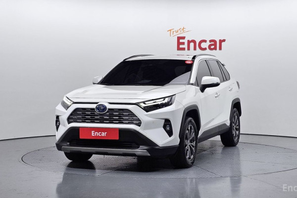 2022 Toyota RAV4 с пробегом 64 729 км