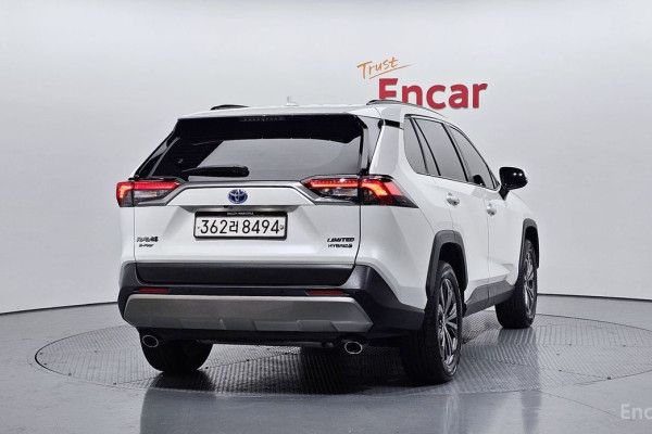 2022 Toyota RAV4 с пробегом 64 729 км