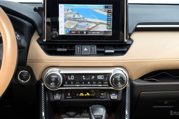 2023 Toyota RAV4 с пробегом 43 149 км