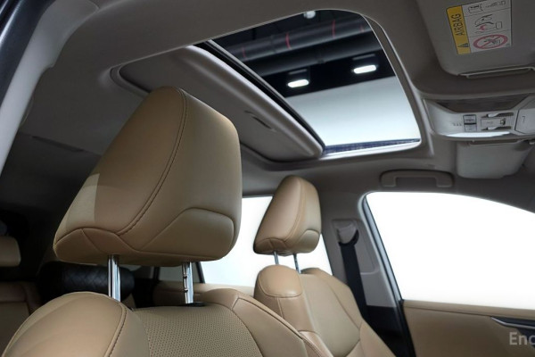 2023 Toyota RAV4 с пробегом 43 149 км