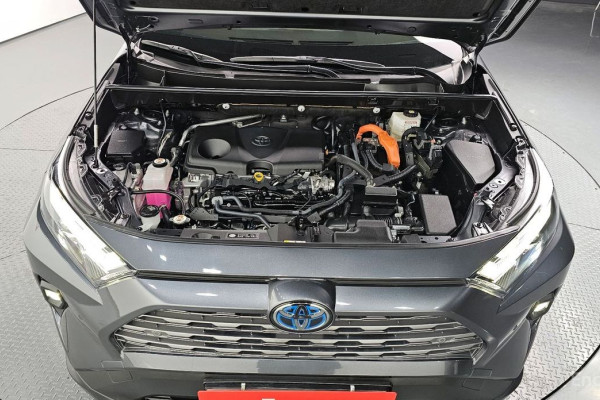 2023 Toyota RAV4 с пробегом 12 945 км