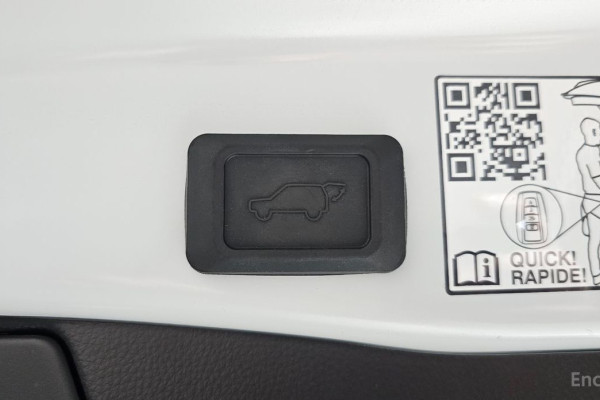 2023 Toyota RAV4 с пробегом 3 863 км