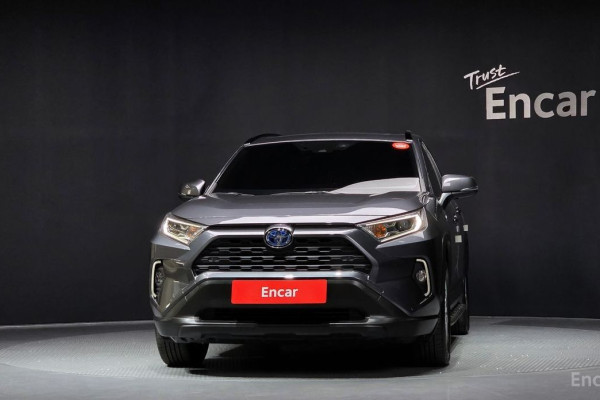 2020 Toyota RAV4 с пробегом 141 027 км