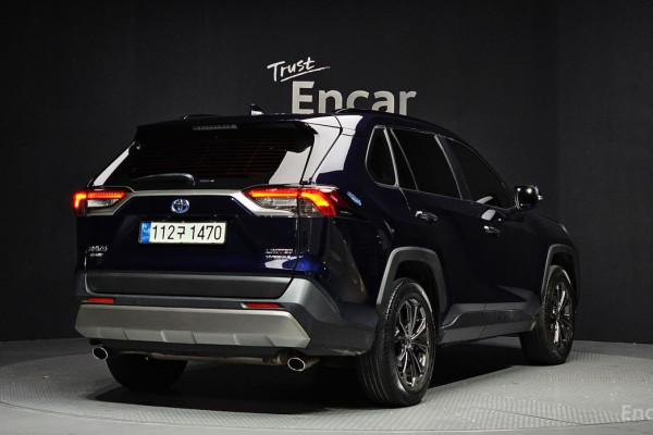 2022 Toyota RAV4 с пробегом 67 877 км