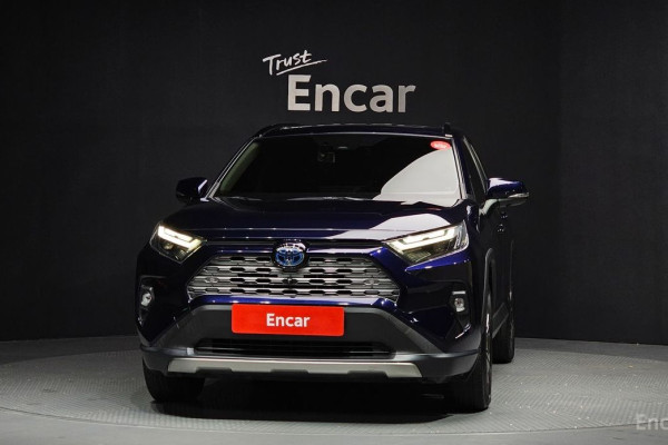 2022 Toyota RAV4 с пробегом 67 877 км