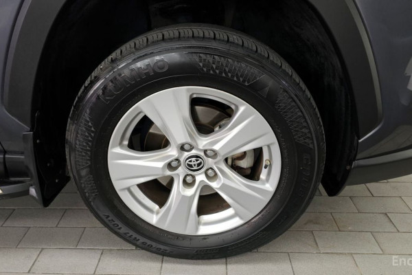 2020 Toyota RAV4 с пробегом 141 027 км