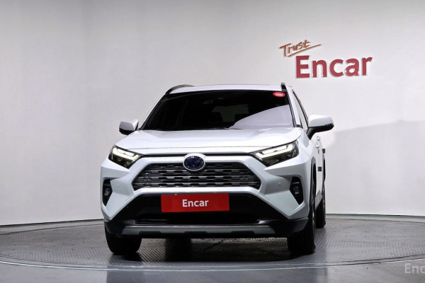 2023 Toyota RAV4 с пробегом 35 601 км