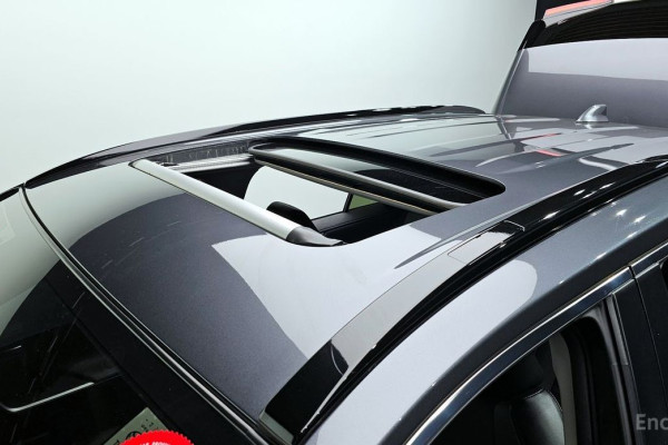 2023 Toyota RAV4 с пробегом 12 945 км