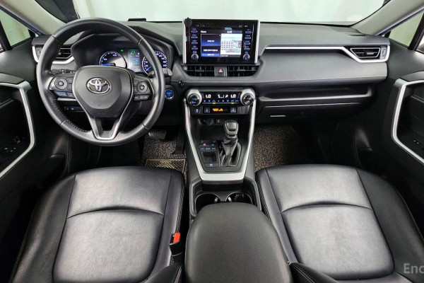 2020 Toyota RAV4 с пробегом 106 163 км