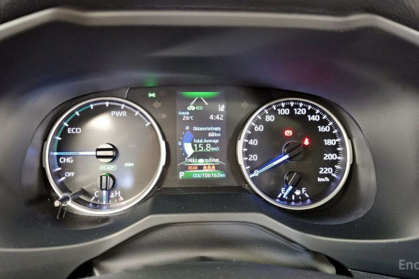 2020 Toyota RAV4 с пробегом 106 163 км