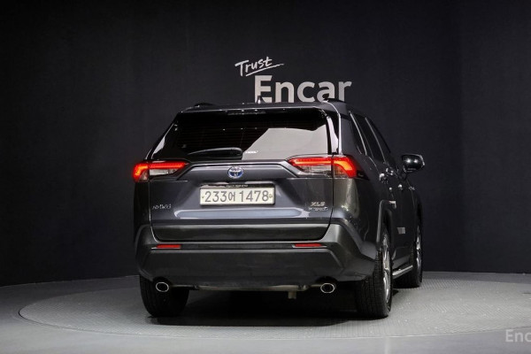 2021 Toyota RAV4 с пробегом 104 364 км