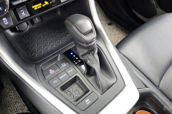 2020 Toyota RAV4 с пробегом 141 027 км