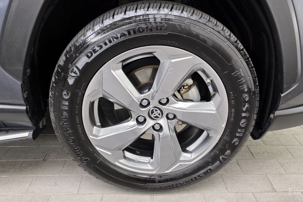 2021 Toyota RAV4 с пробегом 104 364 км