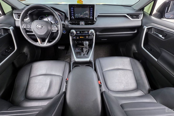 2021 Toyota RAV4 с пробегом 104 364 км