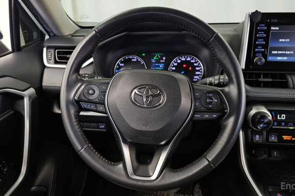 2020 Toyota RAV4 с пробегом 106 163 км