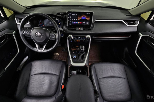 2022 Toyota RAV4 с пробегом 67 877 км