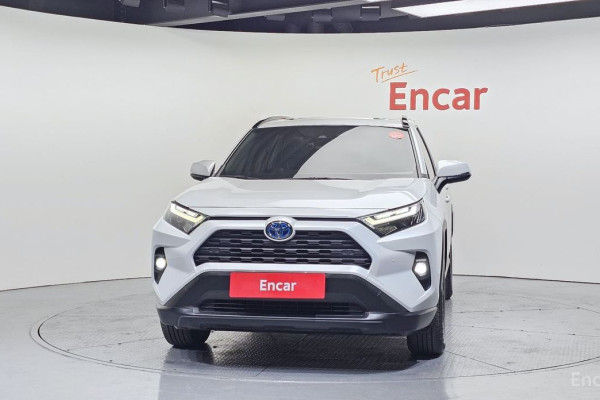 2023 Toyota RAV4 с пробегом 42 504 км