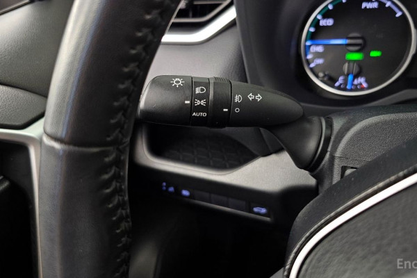 2020 Toyota RAV4 с пробегом 106 163 км