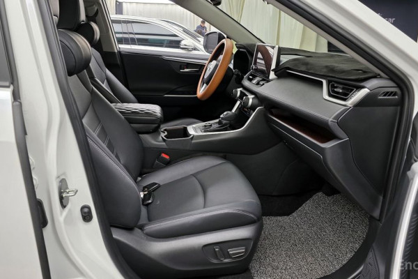 2023 Toyota RAV4 с пробегом 35 601 км