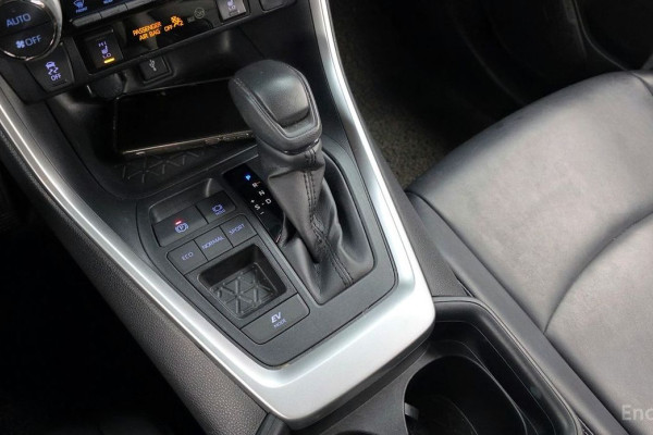 2021 Toyota RAV4 с пробегом 104 364 км