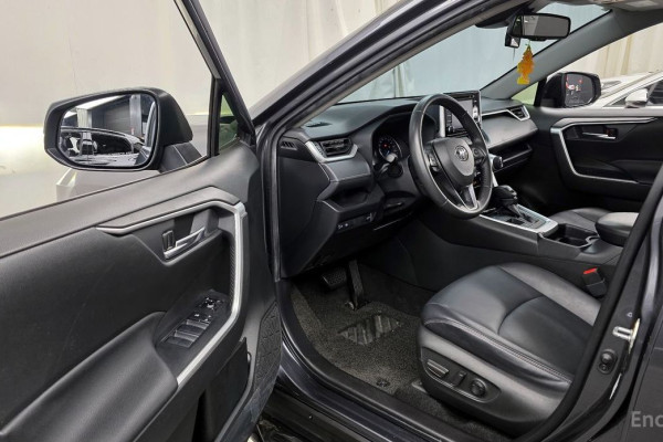 2021 Toyota RAV4 с пробегом 104 364 км