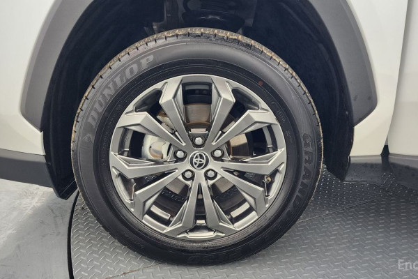 2023 Toyota RAV4 с пробегом 28 134 км