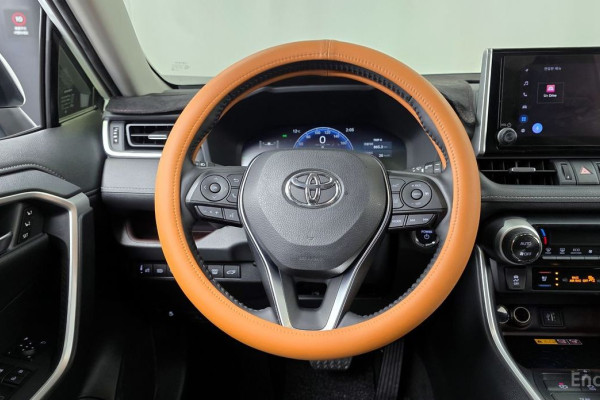2023 Toyota RAV4 с пробегом 35 601 км