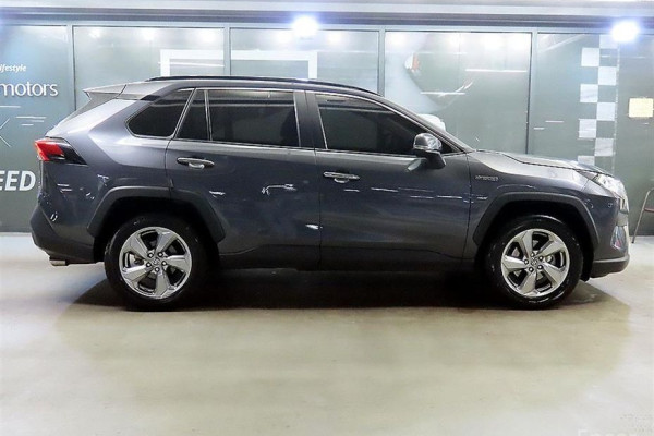 2020 Toyota RAV4 с пробегом 74 416 км