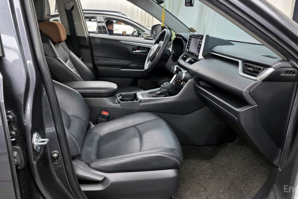 2021 Toyota RAV4 с пробегом 104 364 км