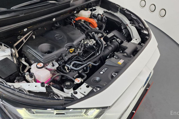 2023 Toyota RAV4 с пробегом 28 134 км