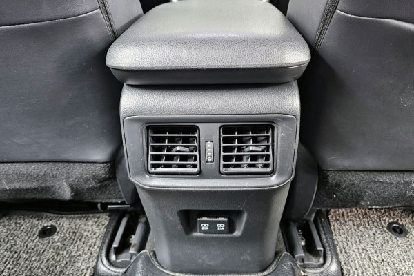 2020 Toyota RAV4 с пробегом 141 027 км