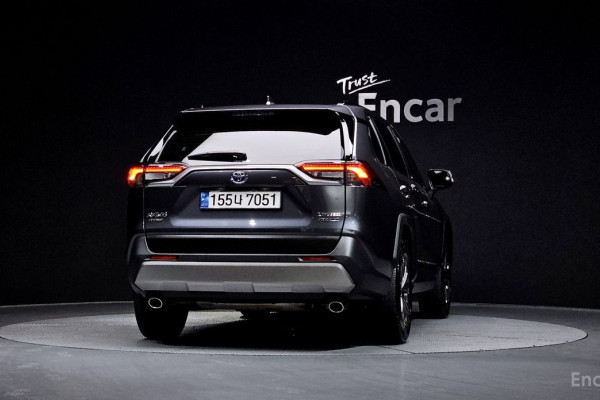 2022 Toyota RAV4 с пробегом 39 953 км