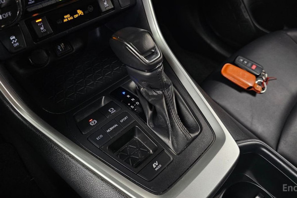 2023 Toyota RAV4 с пробегом 42 504 км