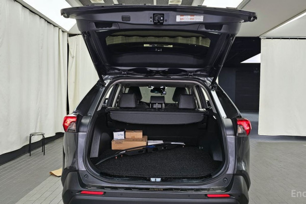 2020 Toyota RAV4 с пробегом 141 027 км