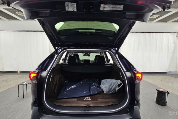 2022 Toyota RAV4 с пробегом 67 877 км