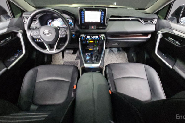 2022 Toyota RAV4 с пробегом 39 953 км