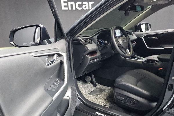 2022 Toyota RAV4 с пробегом 39 953 км