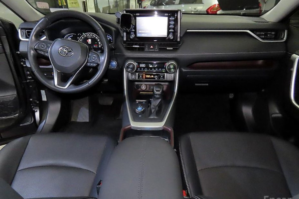 2020 Toyota RAV4 с пробегом 74 416 км