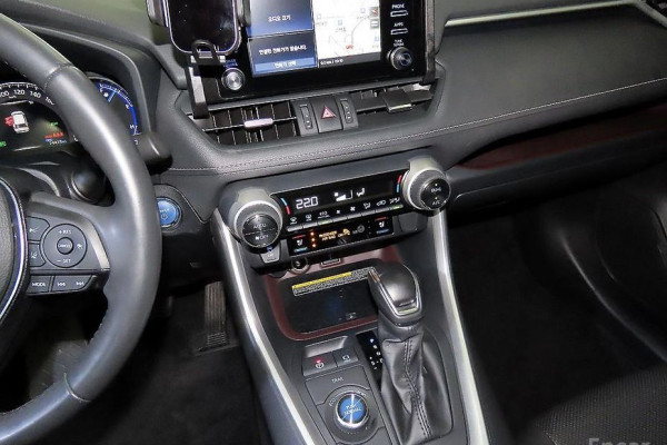 2020 Toyota RAV4 с пробегом 74 416 км