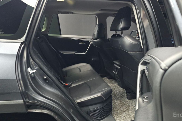 2022 Toyota RAV4 с пробегом 39 953 км