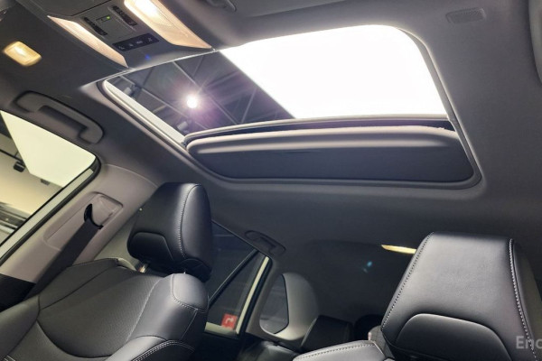 2023 Toyota RAV4 с пробегом 28 134 км