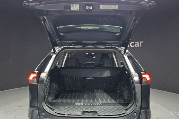 2022 Toyota RAV4 с пробегом 39 953 км