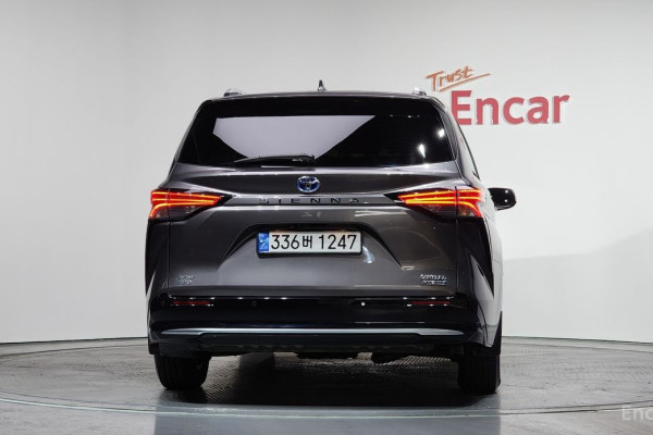 2022 Toyota Sienna с пробегом 25 861 км