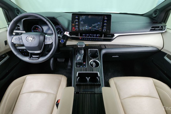 2022 Toyota Sienna с пробегом 25 861 км