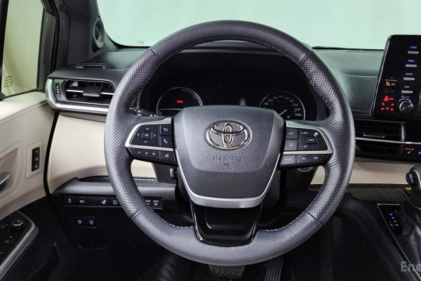 2022 Toyota Sienna с пробегом 25 861 км